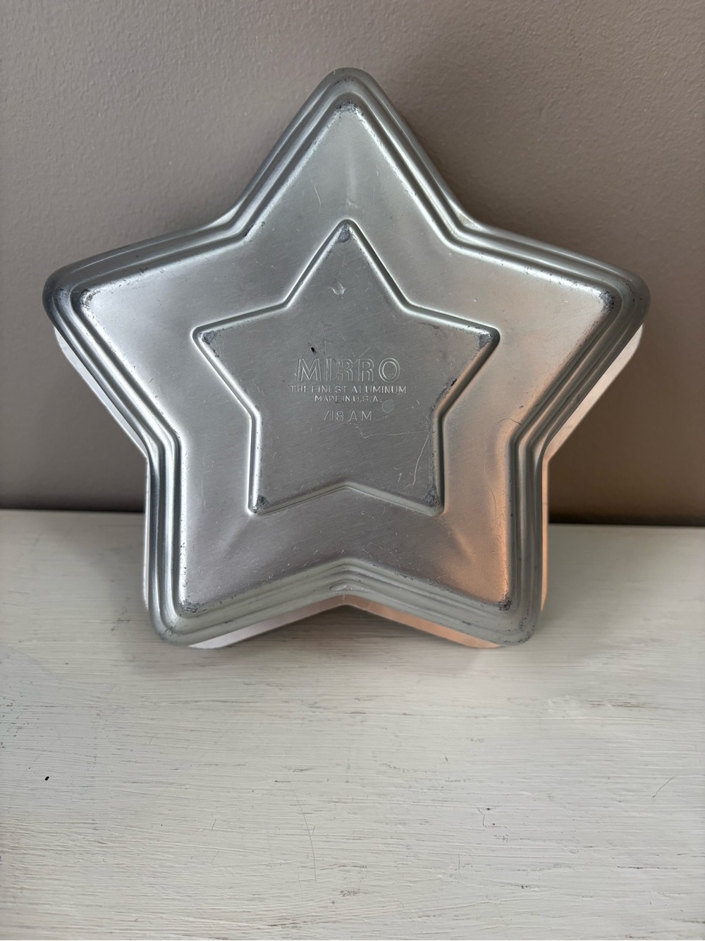 Star-Shaped Aluminum Cake Pan — Silver